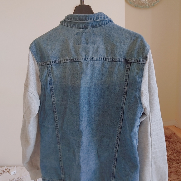 Denim jacket - Picture 2 of 3